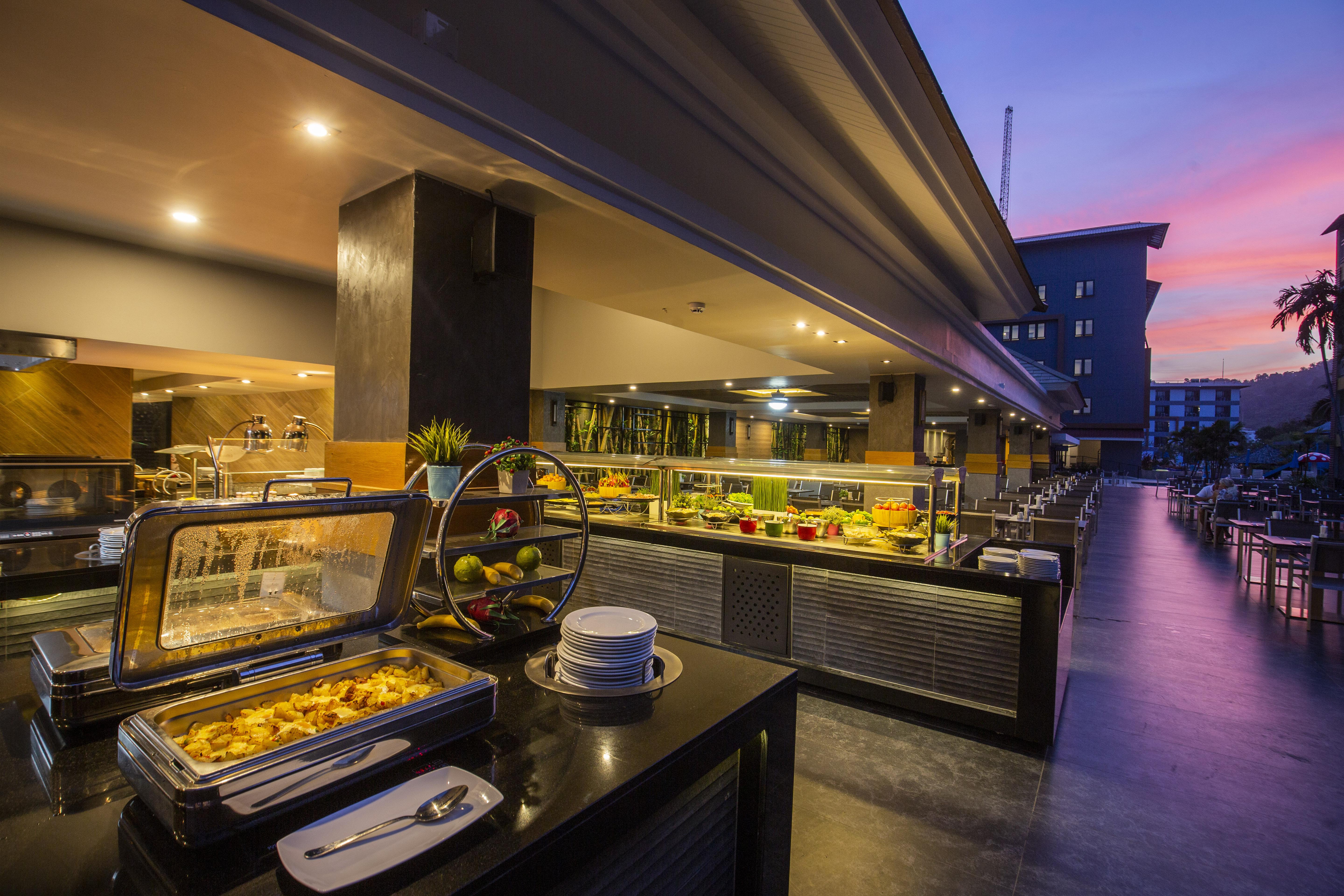 Hotel Woovo Phuket Kata Extérieur photo