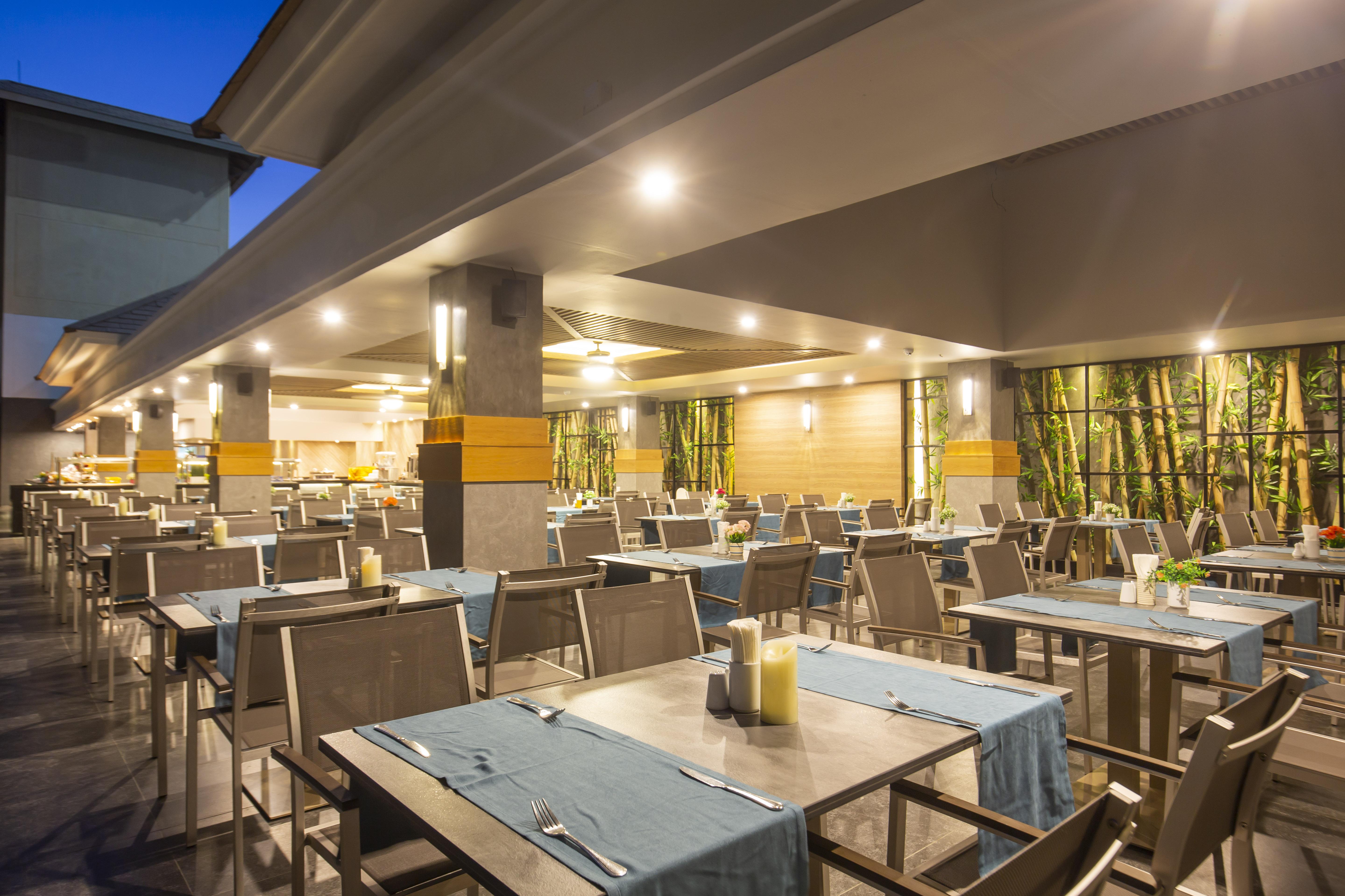 Hotel Woovo Phuket Kata Extérieur photo
