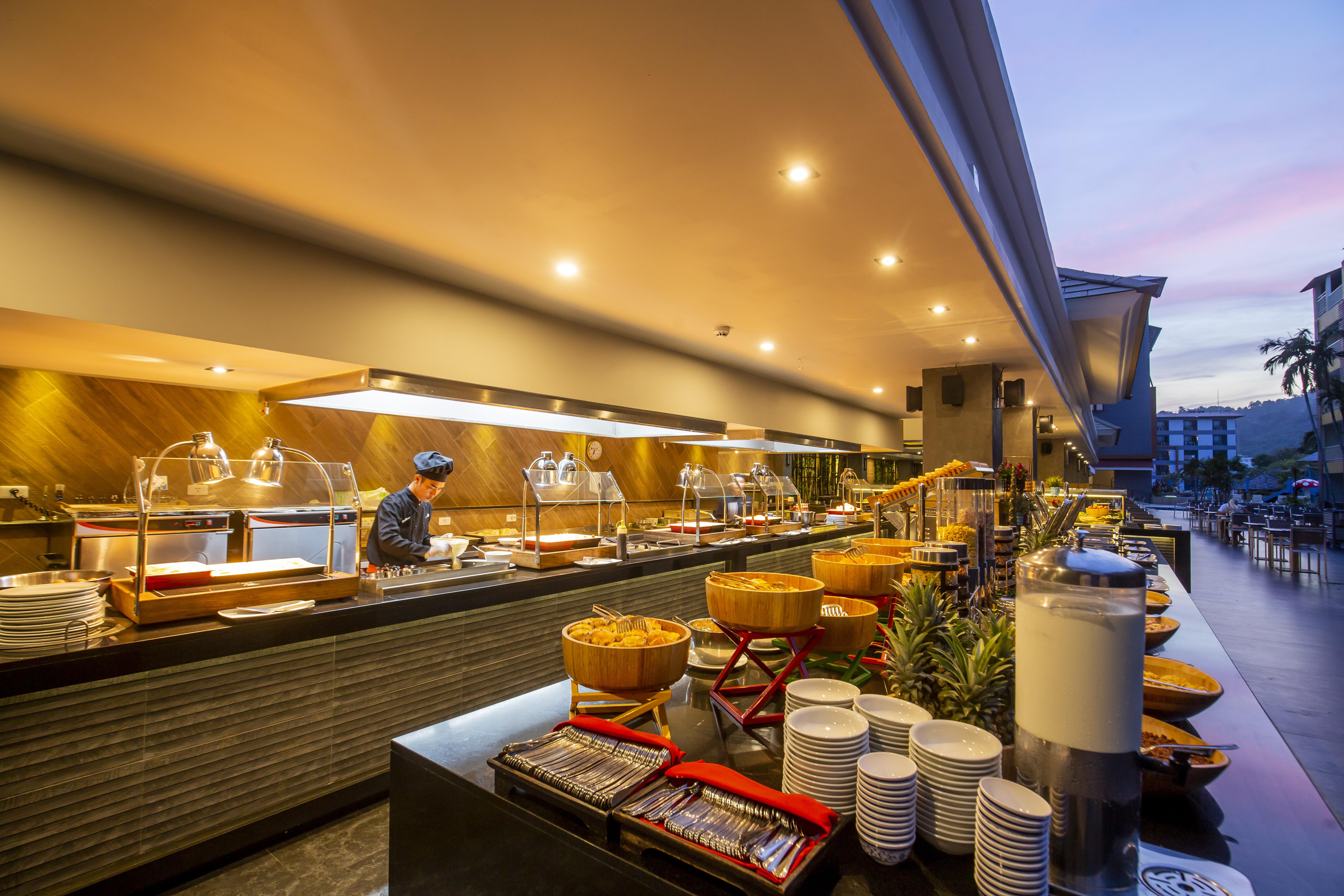 Hotel Woovo Phuket Kata Extérieur photo