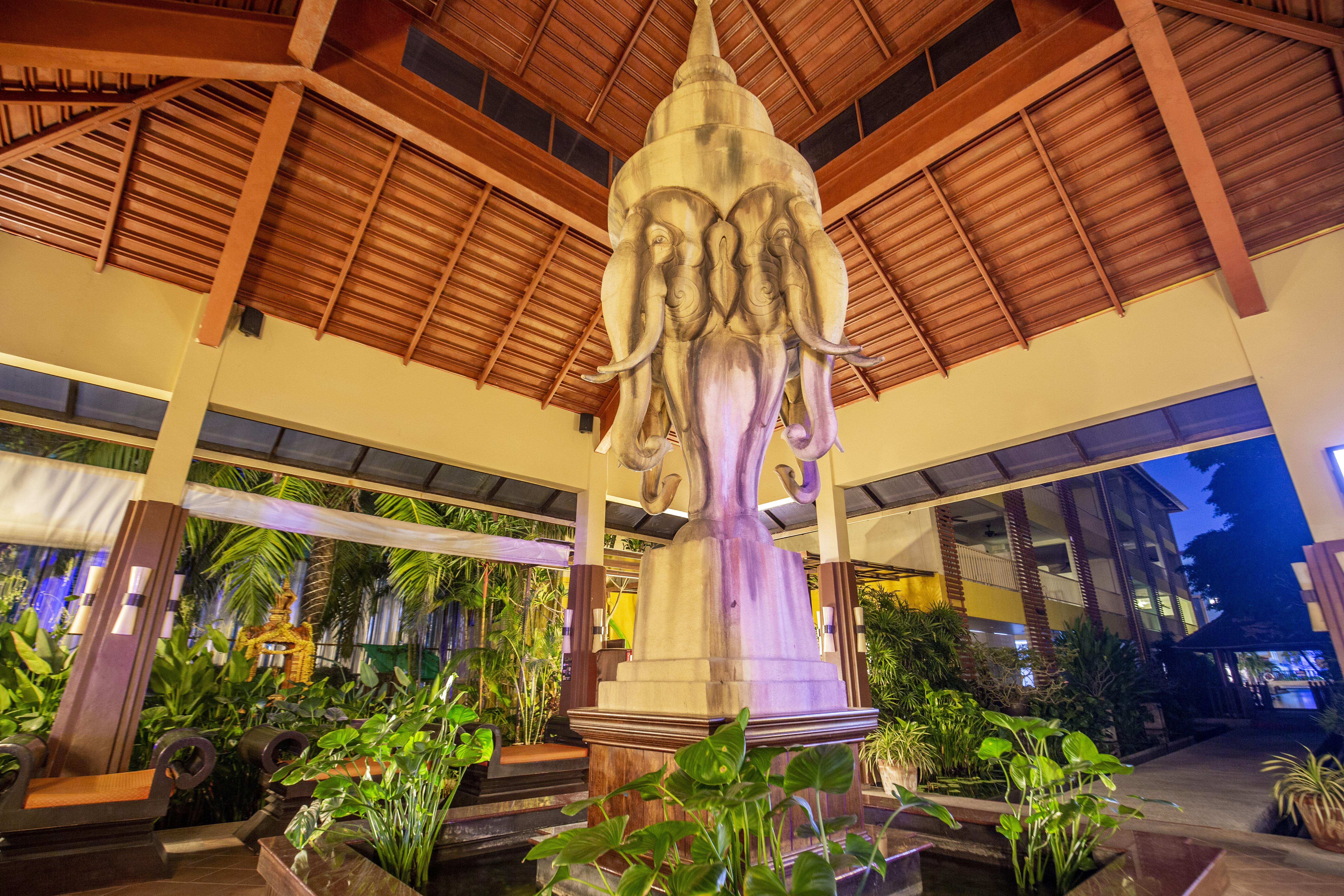 Hotel Woovo Phuket Kata Extérieur photo