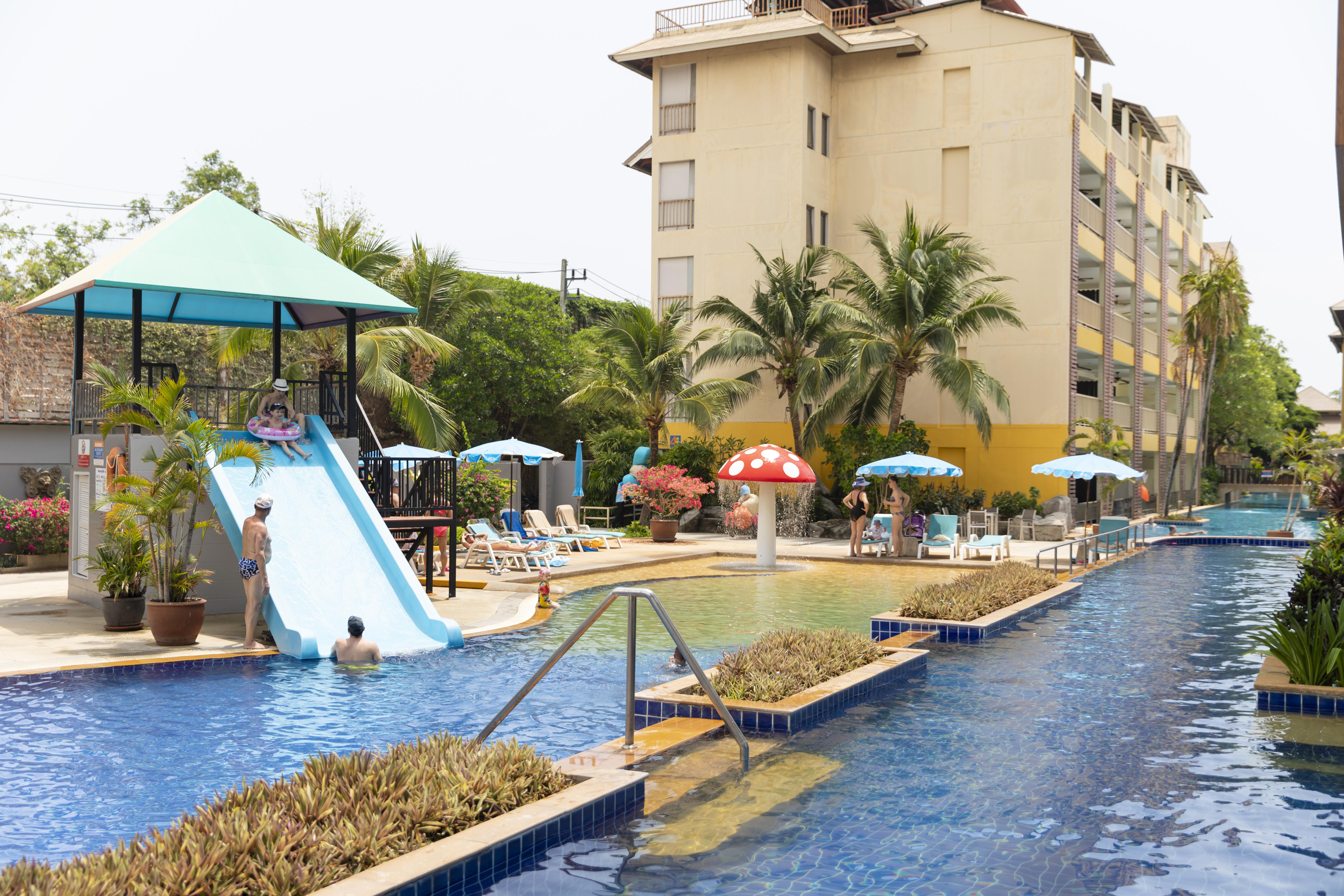 Hotel Woovo Phuket Kata Extérieur photo