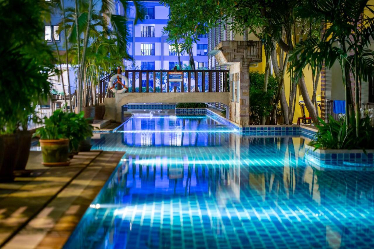 Hotel Woovo Phuket Kata Extérieur photo