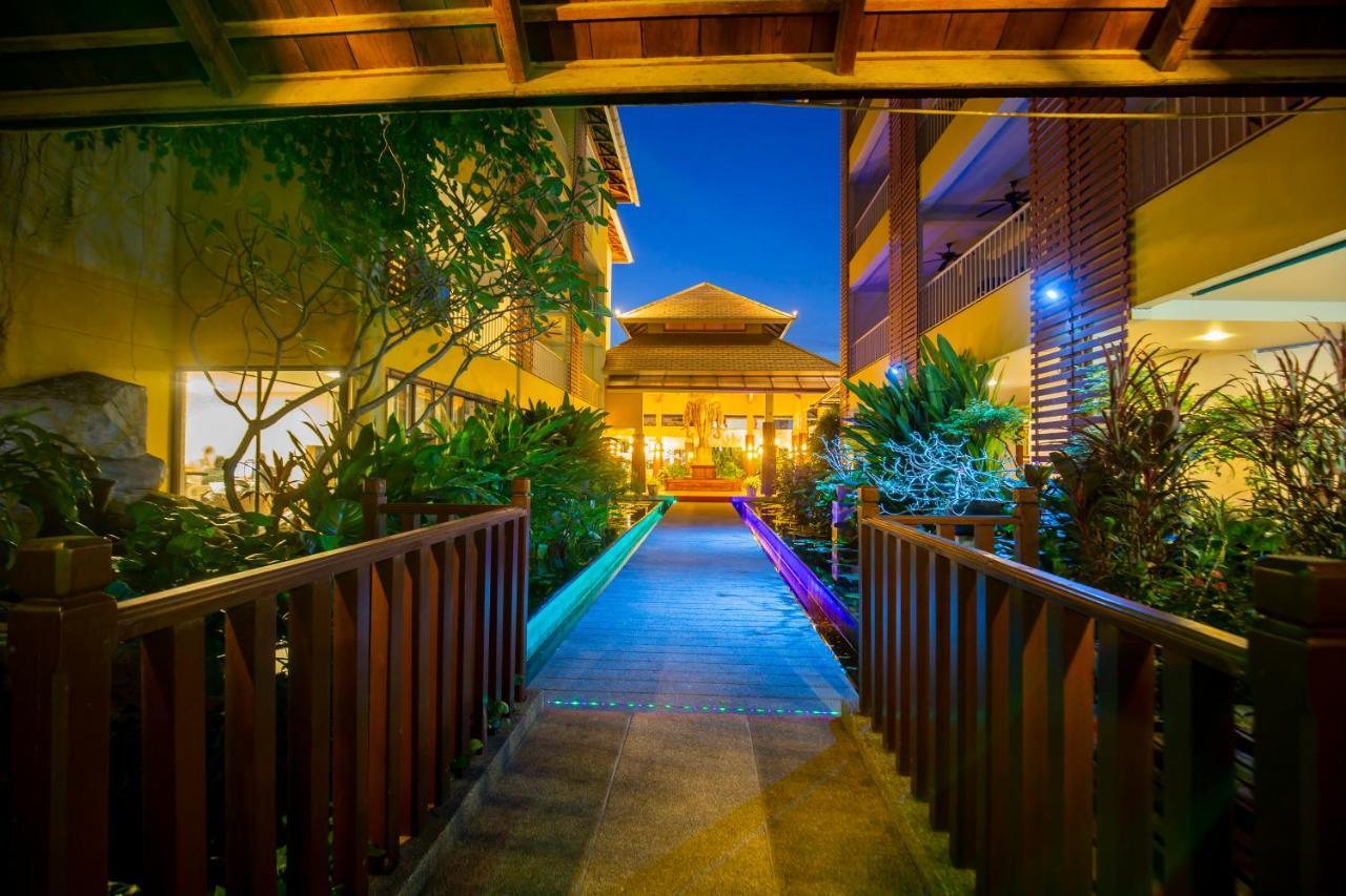 Hotel Woovo Phuket Kata Extérieur photo