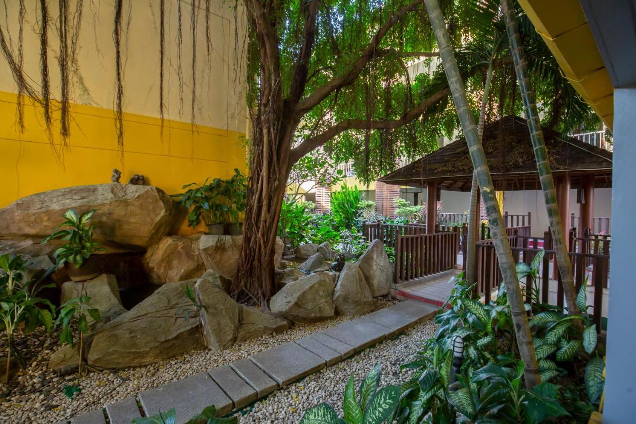 Hotel Woovo Phuket Kata Extérieur photo